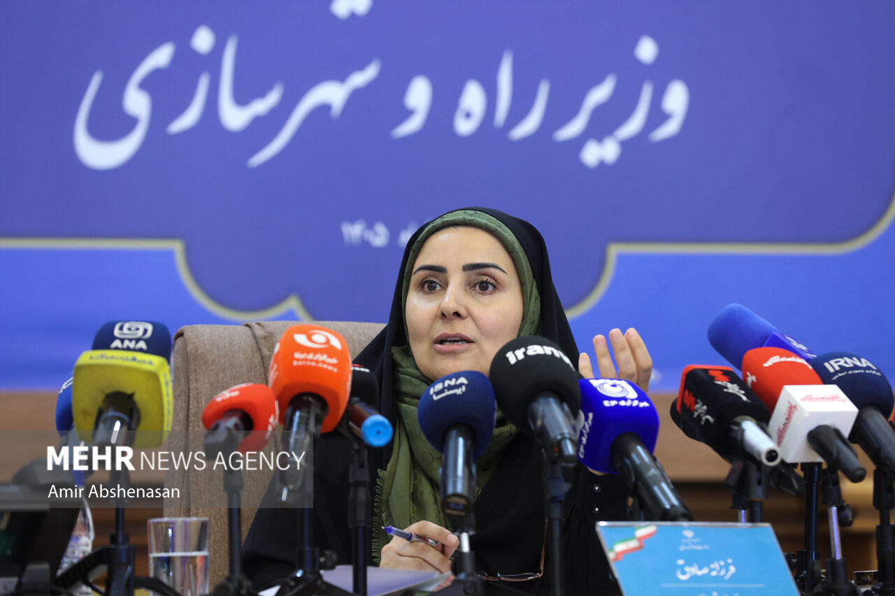 روزانه هزار کامیون برای تأمین نیاز کشور عازم بندر چابهار شدند روزانه هزار کامیون برای تأمین نیاز کشور عازم بندر چابهار شدند
