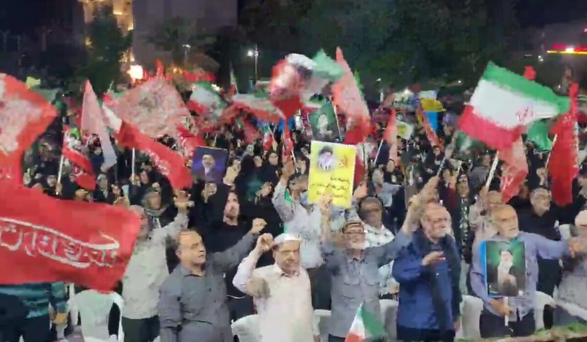 گالیکش پای کار ایران؛ تجمع شبانه در دفاع از کشور