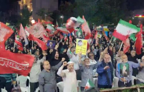 گالیکش پای کار ایران؛ تجمع شبانه در دفاع از کشور
