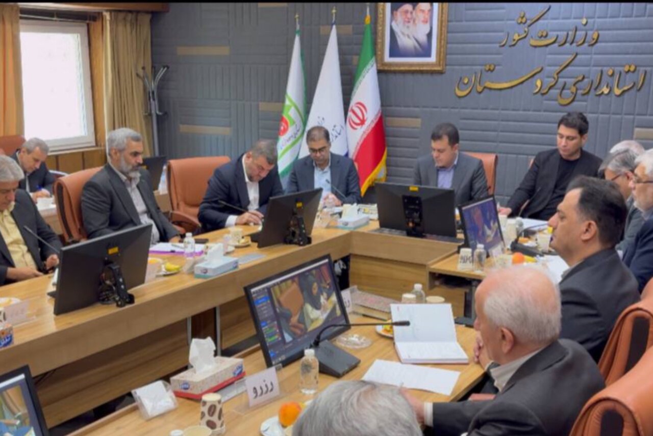 نشست شورای توسعه و برنامه ریزی کردستان با حضور معاون رییس جمهور نشست شورای توسعه و برنامه ریزی کردستان با حضور معاون رییس جمهور