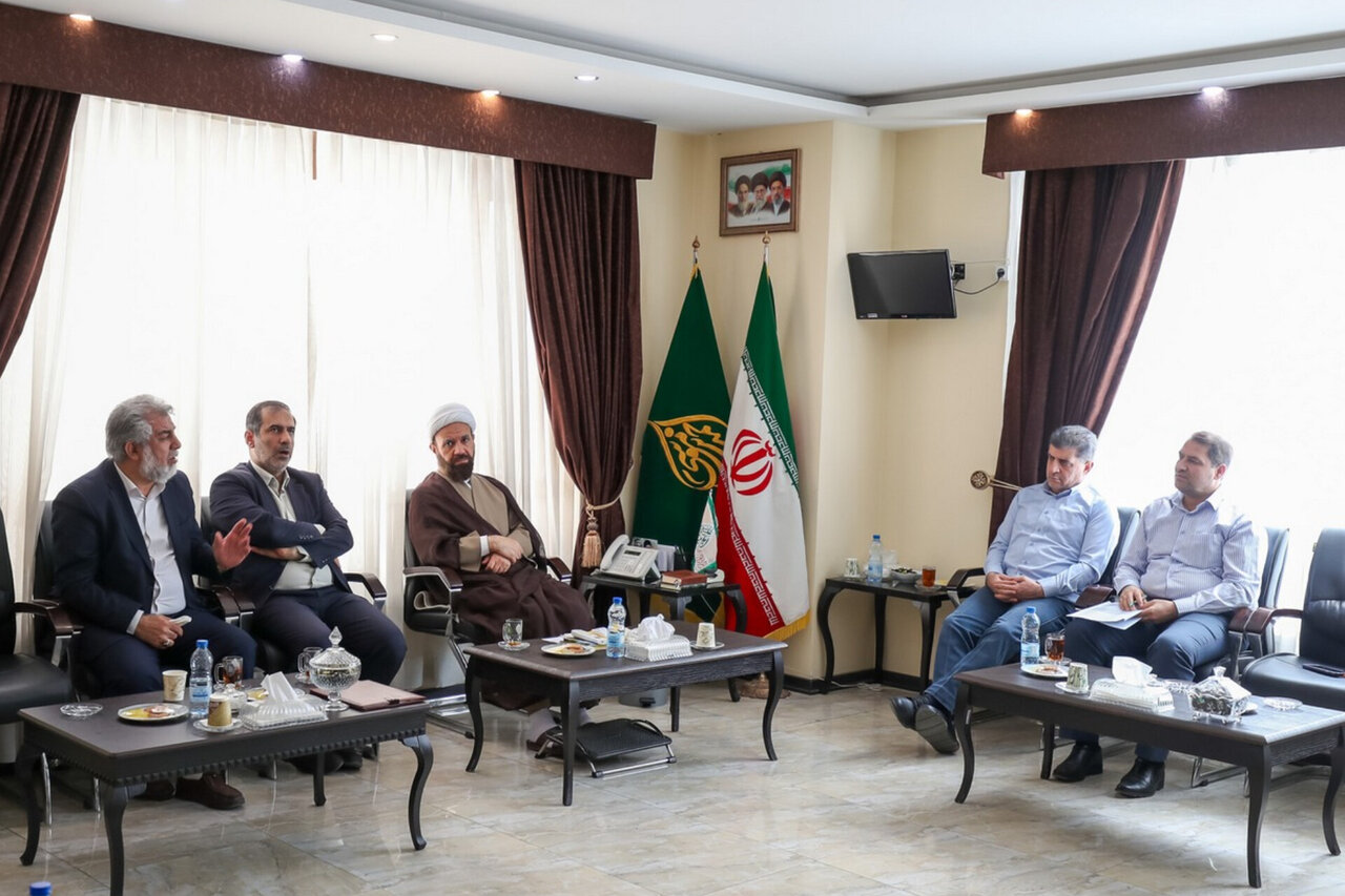 دیدار فرمانده انتظامی فارس با تولیت حرم مطهر شاهچراغ(ع) دیدار فرمانده انتظامی فارس با تولیت حرم مطهر شاهچراغ(ع)