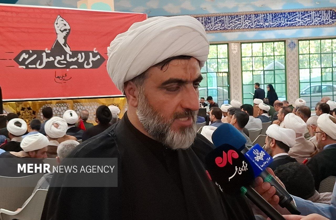 عزتزمانی: بانوان در خط مقدم مقابله با جنگ شناختی قرار دارند عزتزمانی: بانوان در خط مقدم مقابله با جنگ شناختی قرار دارند